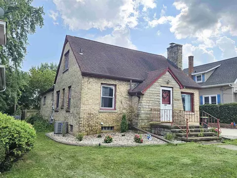905 E Main St, Waupun, WI 53963