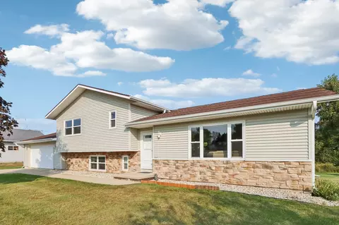 199 Jennifer Ln, Fall River, WI 53932