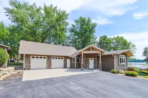 132013301340 E Hiawatha Dr, Wisconsin Dells, WI 53965