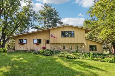 w10599 County Road T T, Columbus, WI 53925