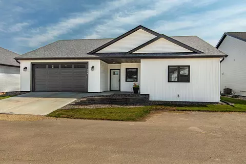 208 Bonnie Ln, Belleville, WI 53508