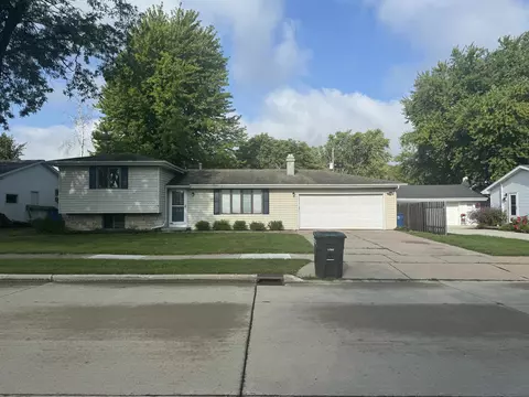 2025 Walnut St, Oshkosh, WI 54901