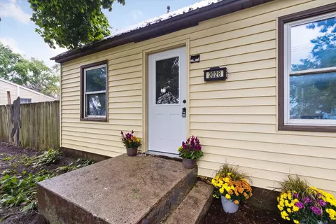 2028 Walton Ln, Beloit, WI 53511