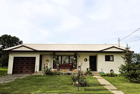 506 Dodgeville St, Highland, WI 53543