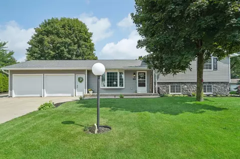 208 Sunset Dr, Dane, WI 53529