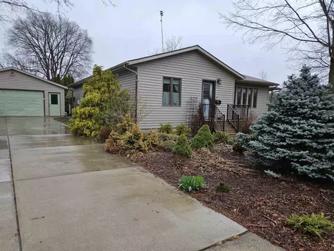 115 Davis St, Lodi, WI 53555