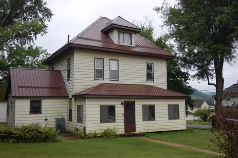 415 E Ward St, Richland Center, WI 53581