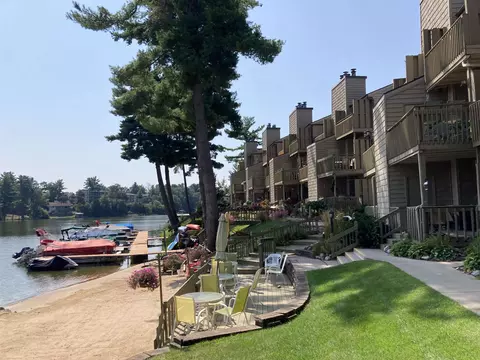 380 Park Dr #26, Wisconsin Dells, WI 53965