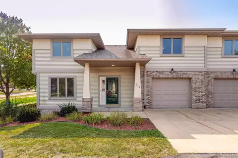 332 Meadowside Dr, Verona, WI 53593