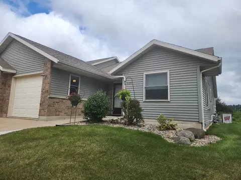 620 Sunset Dr #620, Lodi, WI 53555