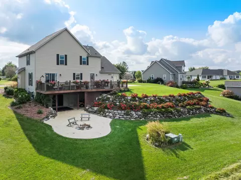 268 Highland Dr, Belgium, WI 53004
