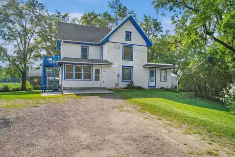 907 Elmer Rd, New Glarus, WI 53574