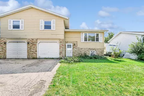 1209 Buena Vista Dr, Sun Prairie, WI 53590
