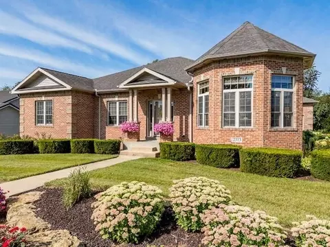 2313 Surrey Ln, Baraboo, WI 53913