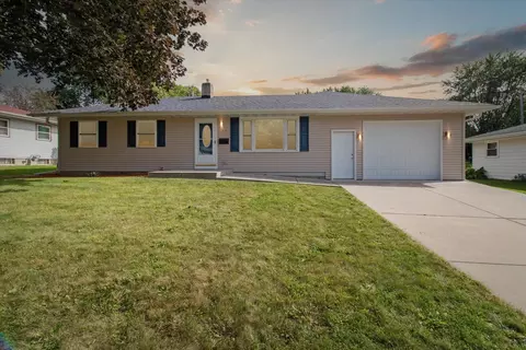 717 Windsor St, Sun Prairie, WI 53590