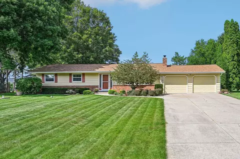 7542 Pioneer Pl, Verona, WI 53593