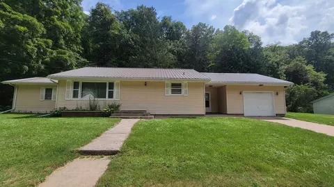 174 Main St, Potosi, WI 53820