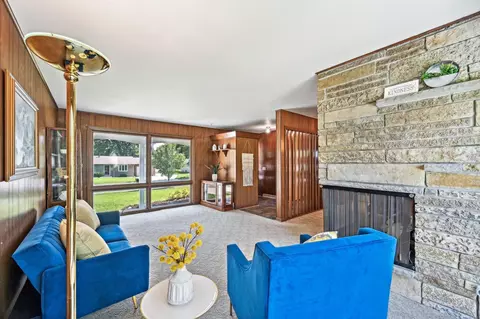 939 E Prospect St, Lake Mills, WI 53551