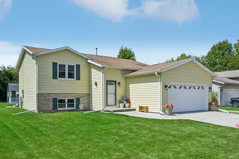 204 Marlboro Ave, Edgerton, WI 53534