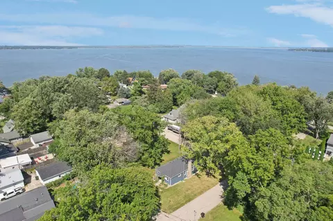 1713 E Hotel Dr, Edgerton, WI 53534