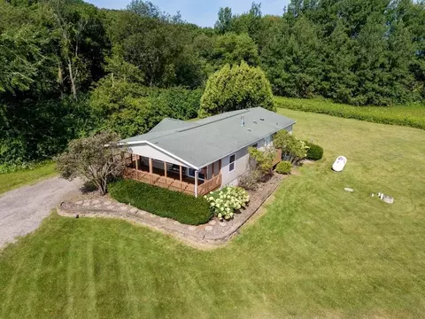 w8604 West Norton Road, Mauston, WI 53948