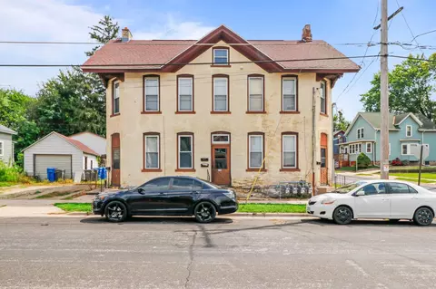 701 N 2nd St, Watertown, WI 53098