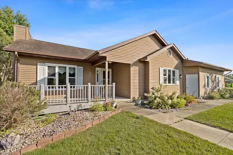 204 Hillside Ter, Poynette, WI 53955