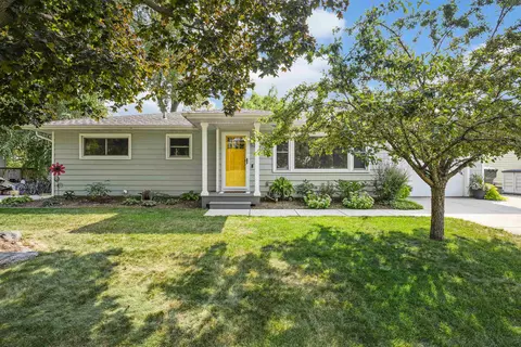 5200 Winnequah Rd, Monona, WI 53716