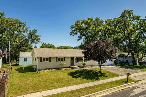 12 S Western Ave, Deerfield, WI 53531