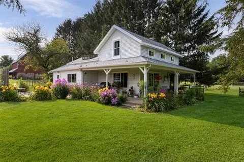 n8567 Smith Road, Brooklyn, WI 53521