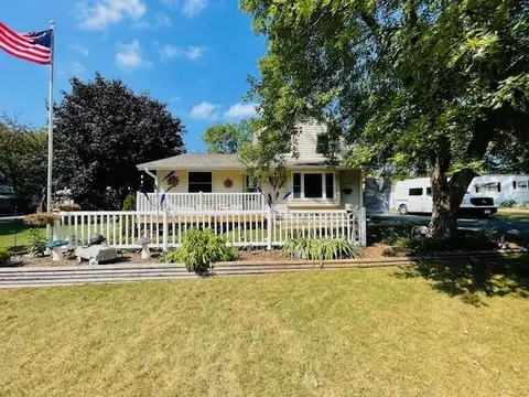 135 Columbia St, Rio, WI 53960