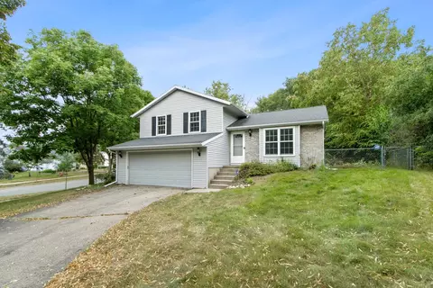 2 Kiowa Ct, Madison, WI 53713