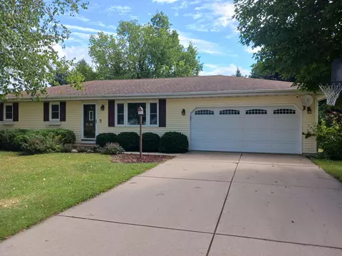 569 Garfield Ave, Evansville, WI 53536