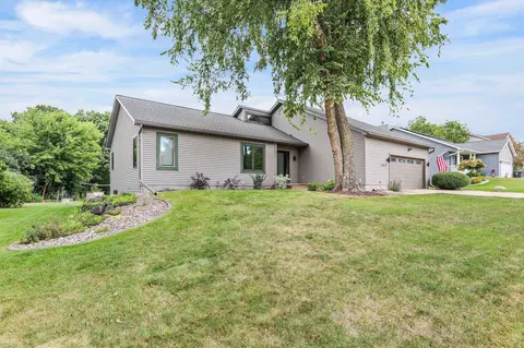 1321 Wayridge Dr, Madison, WI 53704