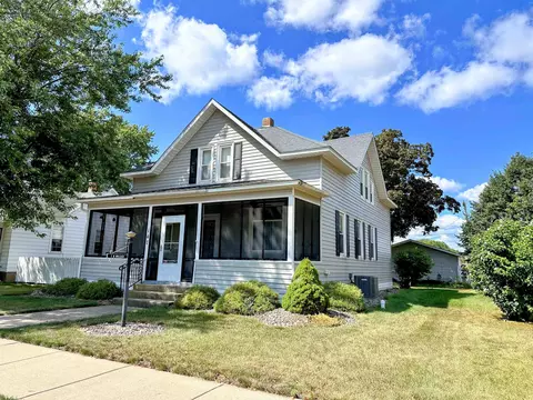 147 N Ohio St, Prairie Du Chien, WI 53821