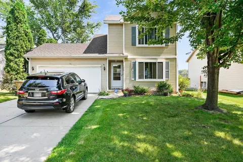 1209 Glacier Hill Dr, Madison, WI 53704