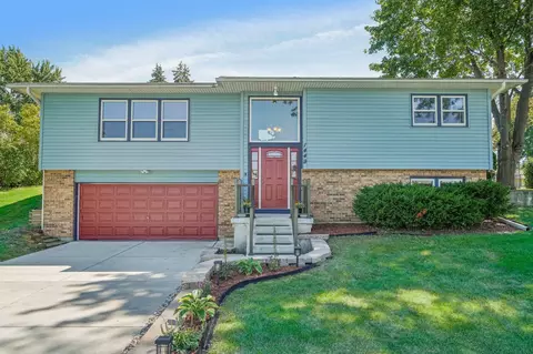 1449 Sunfield St, Sun Prairie, WI 53590