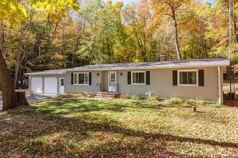 s2490 Meadowview Road, Reedsburg, WI 53959