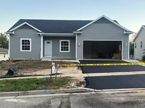 639 Lakeview Ave, Merrimac, WI 53561