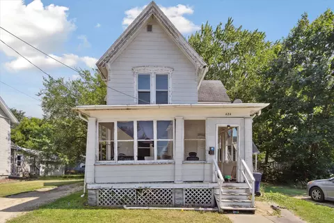 424 N Pearl St, Janesville, WI 53548