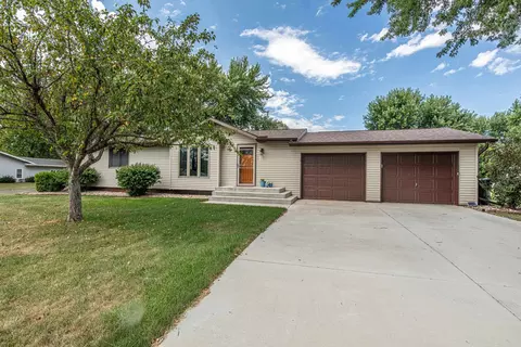 1517 Dorothy Ct, Sauk City, WI 53583