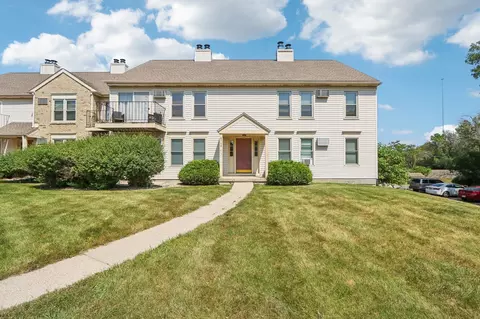 6750 Park Ridge Dr #B, Madison, WI 53719