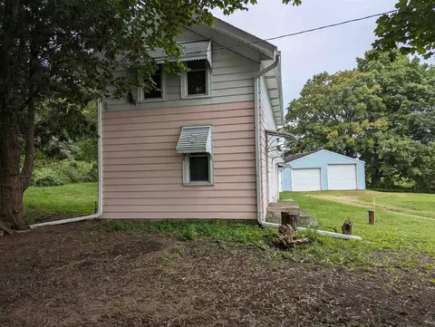 w7888 Wisconsin 19, Watertown, WI 53098