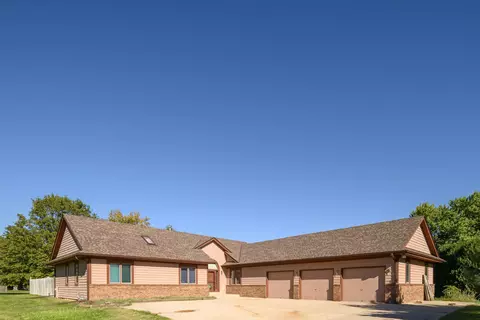 n57w35648 Misty Ter, Oconomowoc, WI 53066