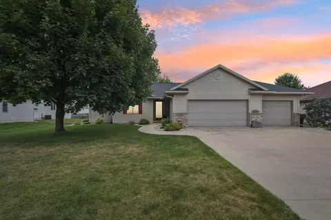 135 Vega Dr, Arlington, WI 53911