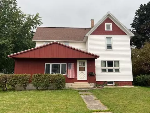 510 W 550 W Fountain St, Columbus, WI 53925