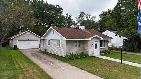 921 Lemonweir Pkwy, Tomah, WI 54660