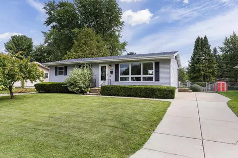 809 West St, Stoughton, WI 53589