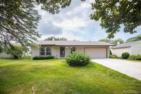 5 Grafton Cir, Madison, WI 53716