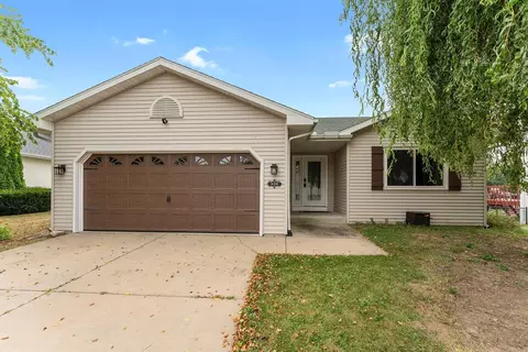 636 Parkside Ave, Baraboo, WI 53913